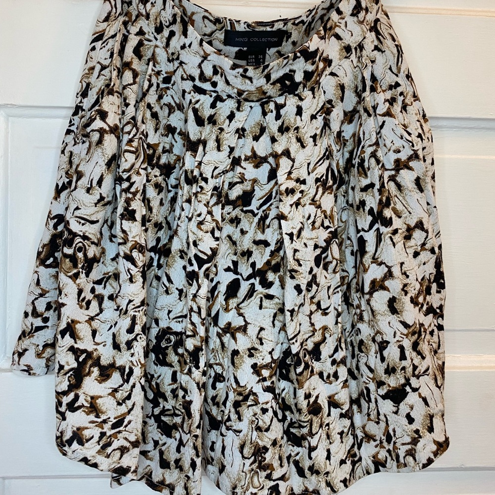 Flowy MANGO collection mini skirt with pockets
